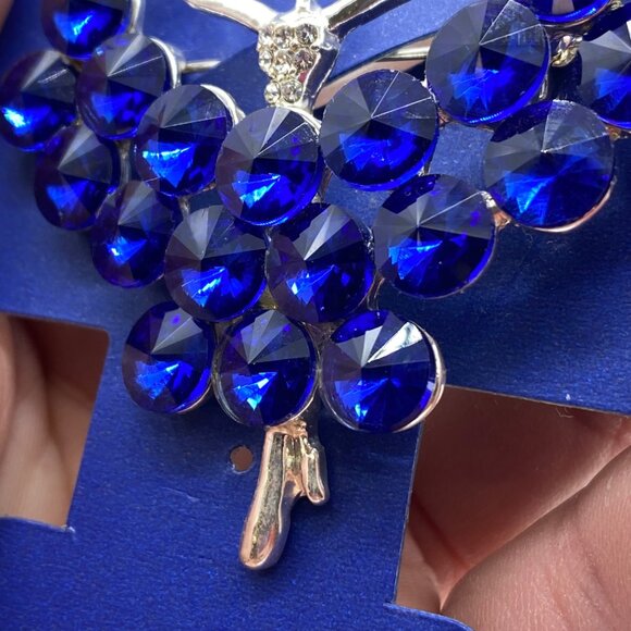 Vintage Monet Silver-Tone Lady Dancer Brooch Pin Royal Blue Crystal Dress Skirt - Picture 4 of 7